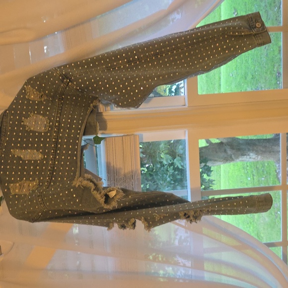 Studded Cropped Denim Jacket - Picture 4 of 6